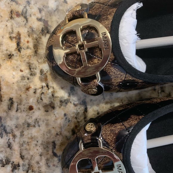 Iman size 6.5 flats - Picture 3 of 7